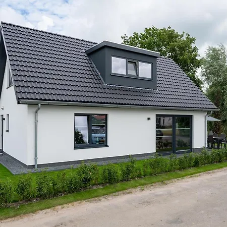 Holiday * Hensbroek