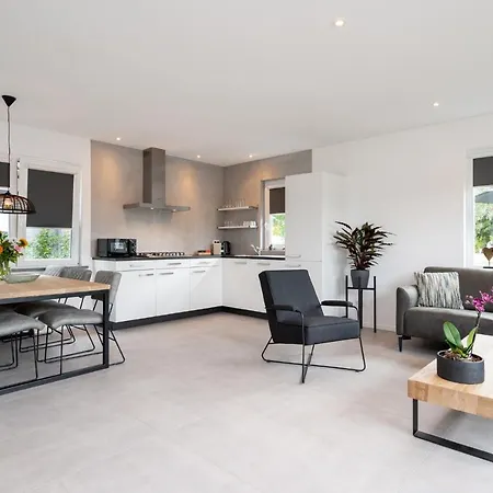 Apartment Holiday *